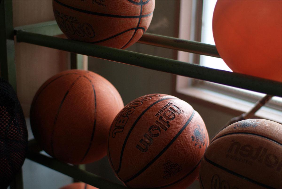 basketballs on rack